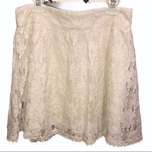 NWOT American Eagle White Flower Lace Skirt